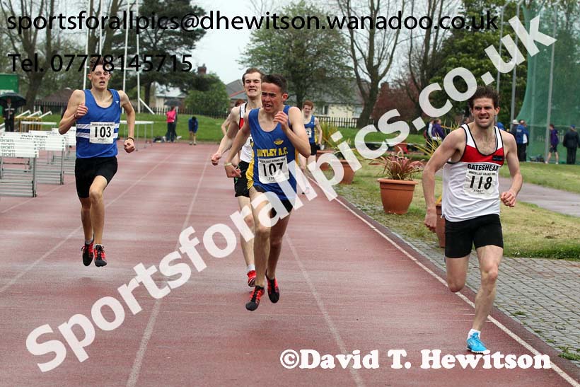 Finish of the Jimmy Hedley 800 metres, North Eastern Grand Prix, Monkton Stadium, Jarrow. Photo: David T. Hewitson/Sports for All Pics